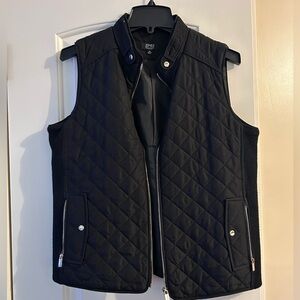 Women’s medium Black Quilted Vest. Jones New York.